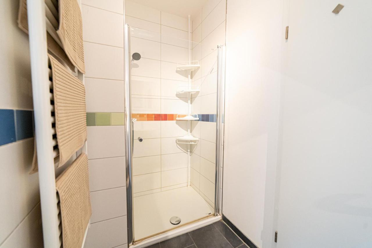 Fullhouse - - M18 - Fahrstuhl - Smarttv - Marktlage *