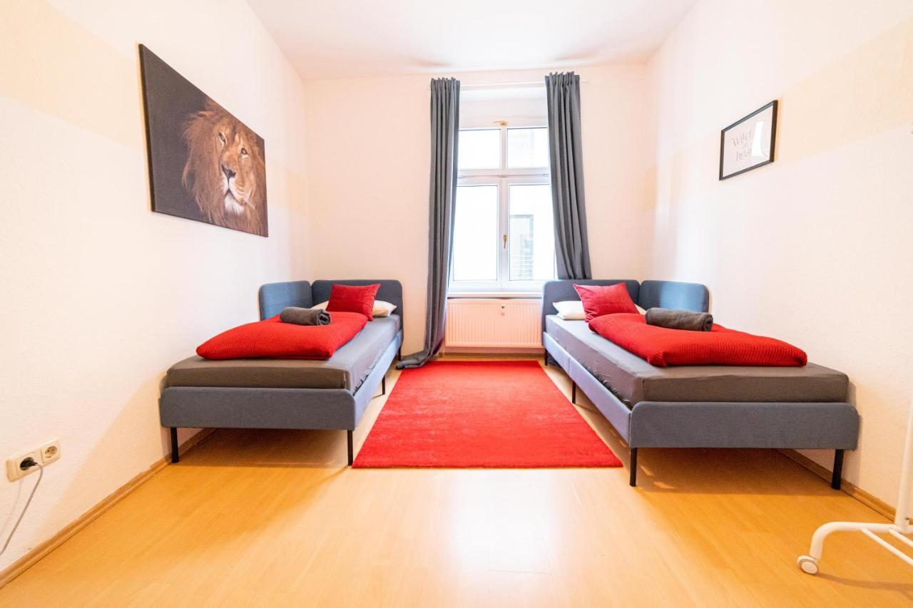 Fullhouse - - M18 - Fahrstuhl - Smarttv - Marktlage * Erfurt