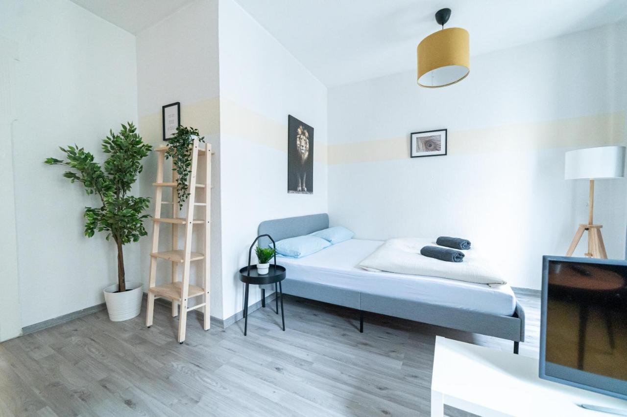 Fullhouse - - M18 - Fahrstuhl - Smarttv - Marktlage *