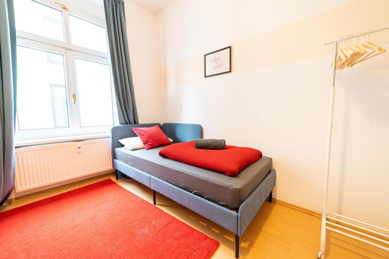 Fullhouse - - M18 - Fahrstuhl - Smarttv - Marktlage * Erfurt