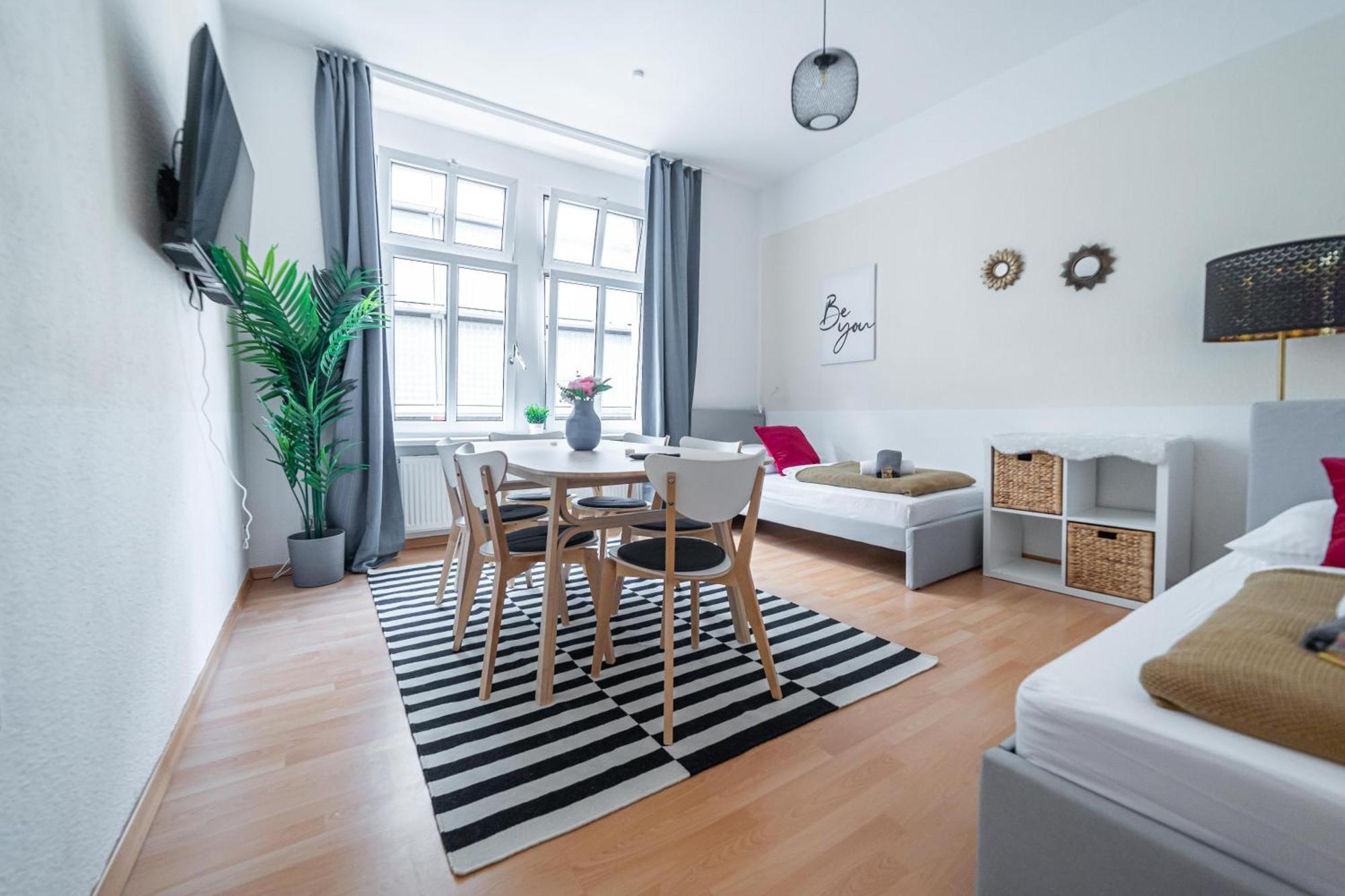Apartment Fullhouse - - M18 - Fahrstuhl - Smarttv - Marktlage
