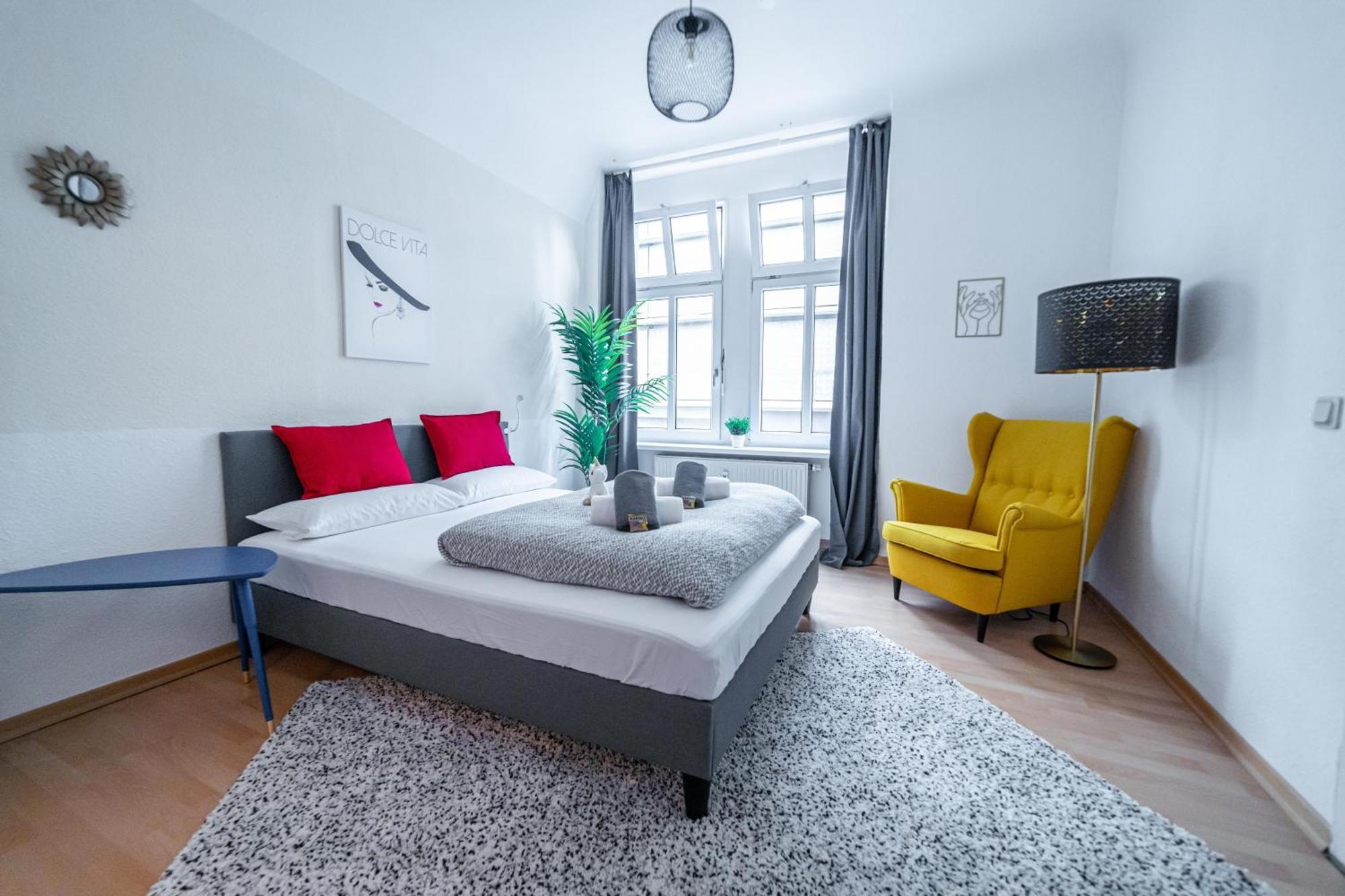 Fullhouse - - M18 - Fahrstuhl - Smarttv - Marktlage Erfurt