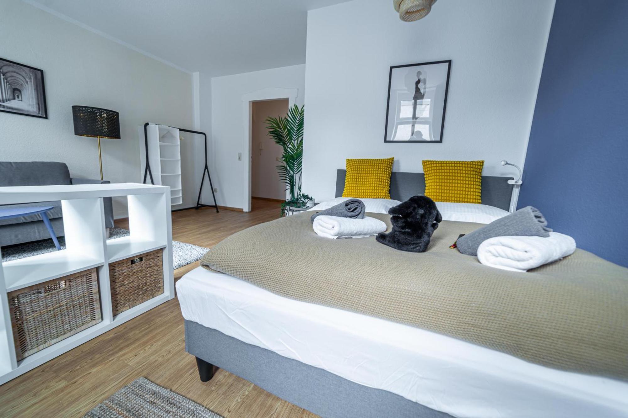 Fullhouse - - M18 - Fahrstuhl - Smarttv - Marktlage *
